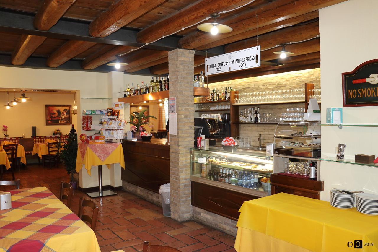 Hotel Ristorante "La Stazione" Cordovado エクステリア 写真